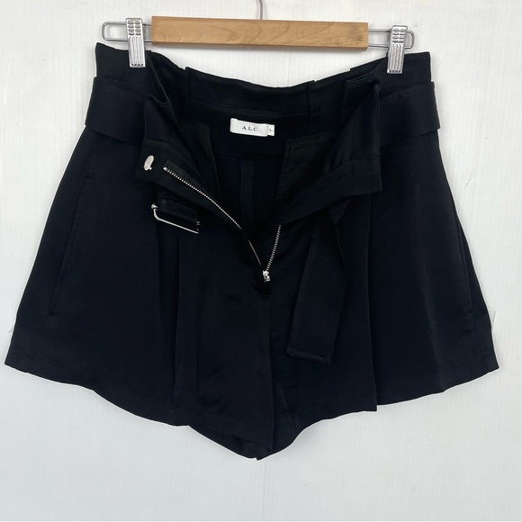 A.L.C DELIAH HIGH-WAIST DRAPEY PLEATED SATEEN SHORTS IN BLACK 2 - Picture 3 of 6